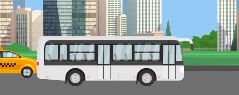 上海一公交公司回应公交车坠河 疑司机操作不当