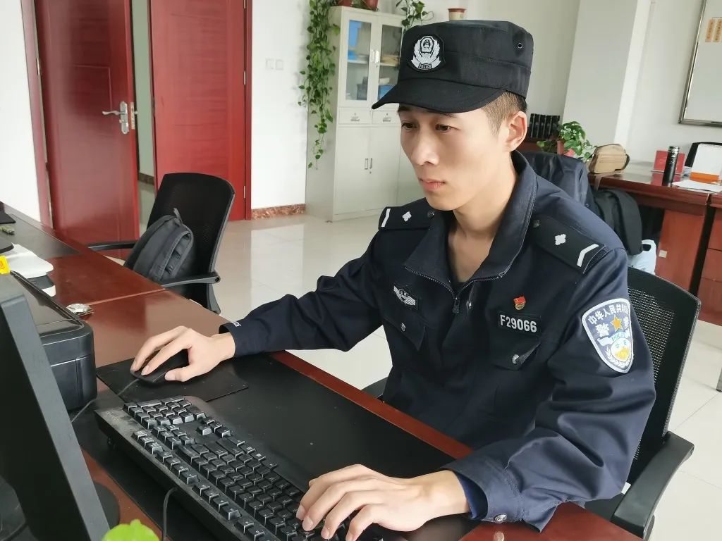 深夜突发!17岁少女跳河轻生!正陪爸爸妈妈在当地治病的青岛小伙,二话没说就冲了曩昔… 深夜突发!17岁少女跳河轻生!正陪爸爸妈妈在当地治病的青岛小伙,二话没说就冲了曩昔…