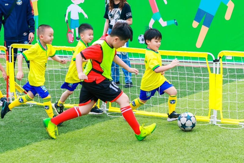 “不再单独闪耀”一汽红旗孤独症恢复练习营在海口开营 “不再单独闪耀”一汽红旗孤独症恢复练习营在海口开营