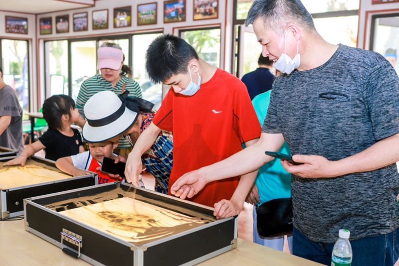 “不再单独闪耀”一汽红旗孤独症恢复练习营在海口开营 “不再单独闪耀”一汽红旗孤独症恢复练习营在海口开营