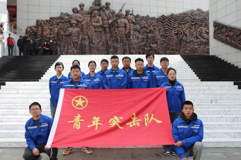 绿色清明祭英烈 赤色精神永传承