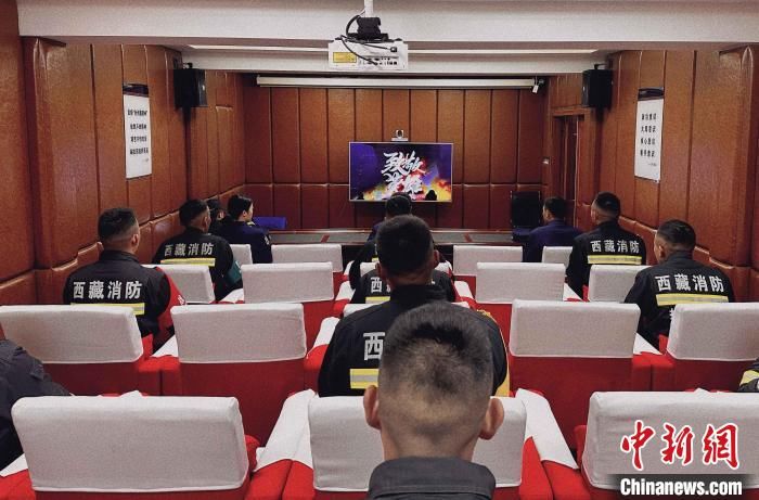 西藏布达拉宫消防大队展开清明祭英烈活动