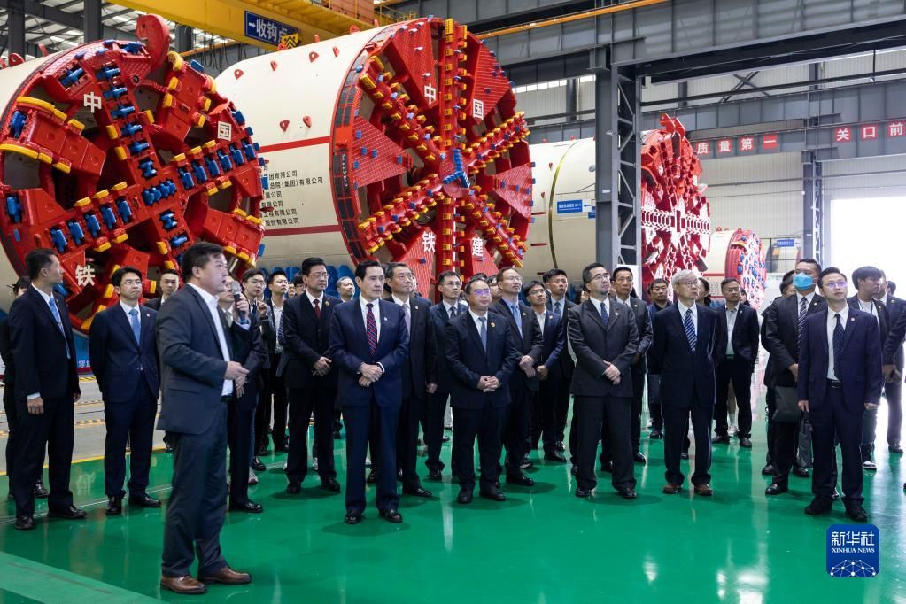 “大陆各方面开展都非常快”——马英九一行感触大陆建造开展脉动