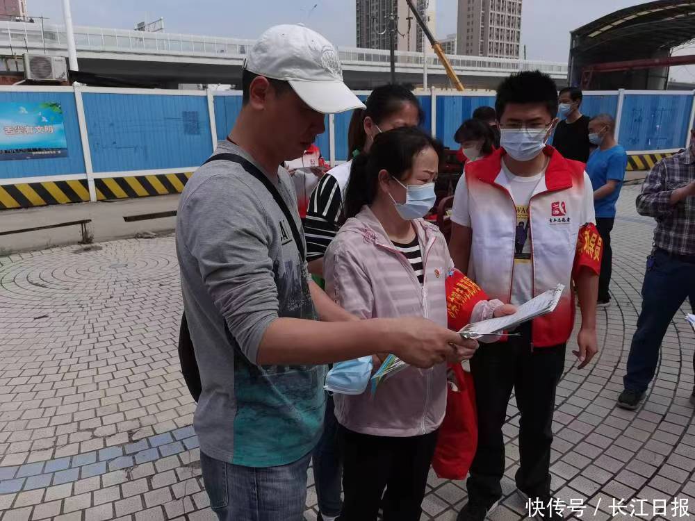 勇士献身后,妻女做了同一个挑选 勇士献身后,妻女做了同一个挑选