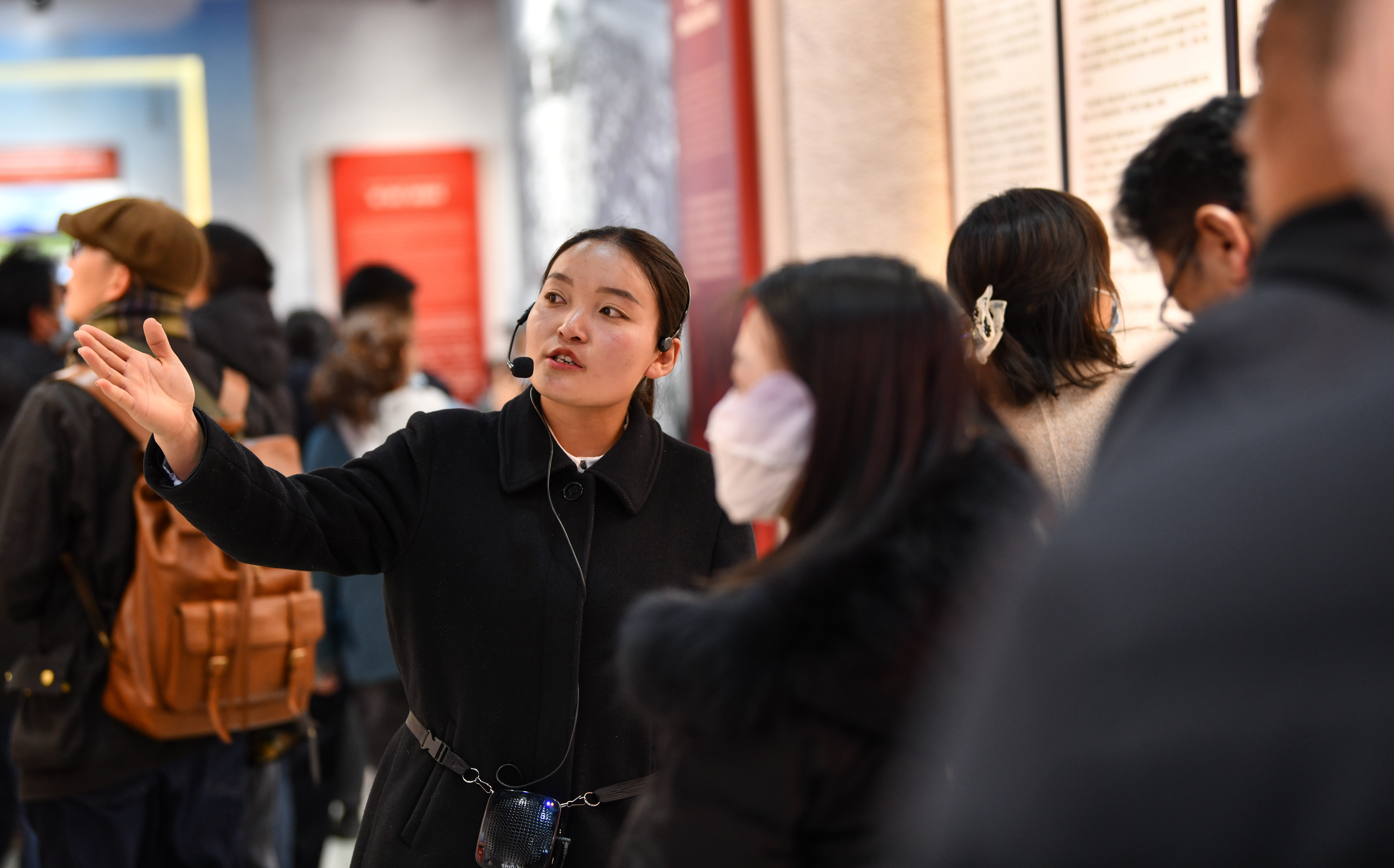 西藏拉萨:看护勇士英灵的父女两代人 西藏拉萨:看护勇士英灵的父女两代人