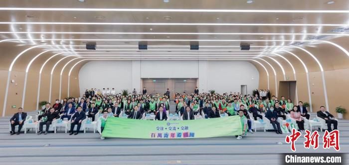 香港江苏社团总会青年返乡团赴扬州沟通学习 盼共画“青年同心圆”