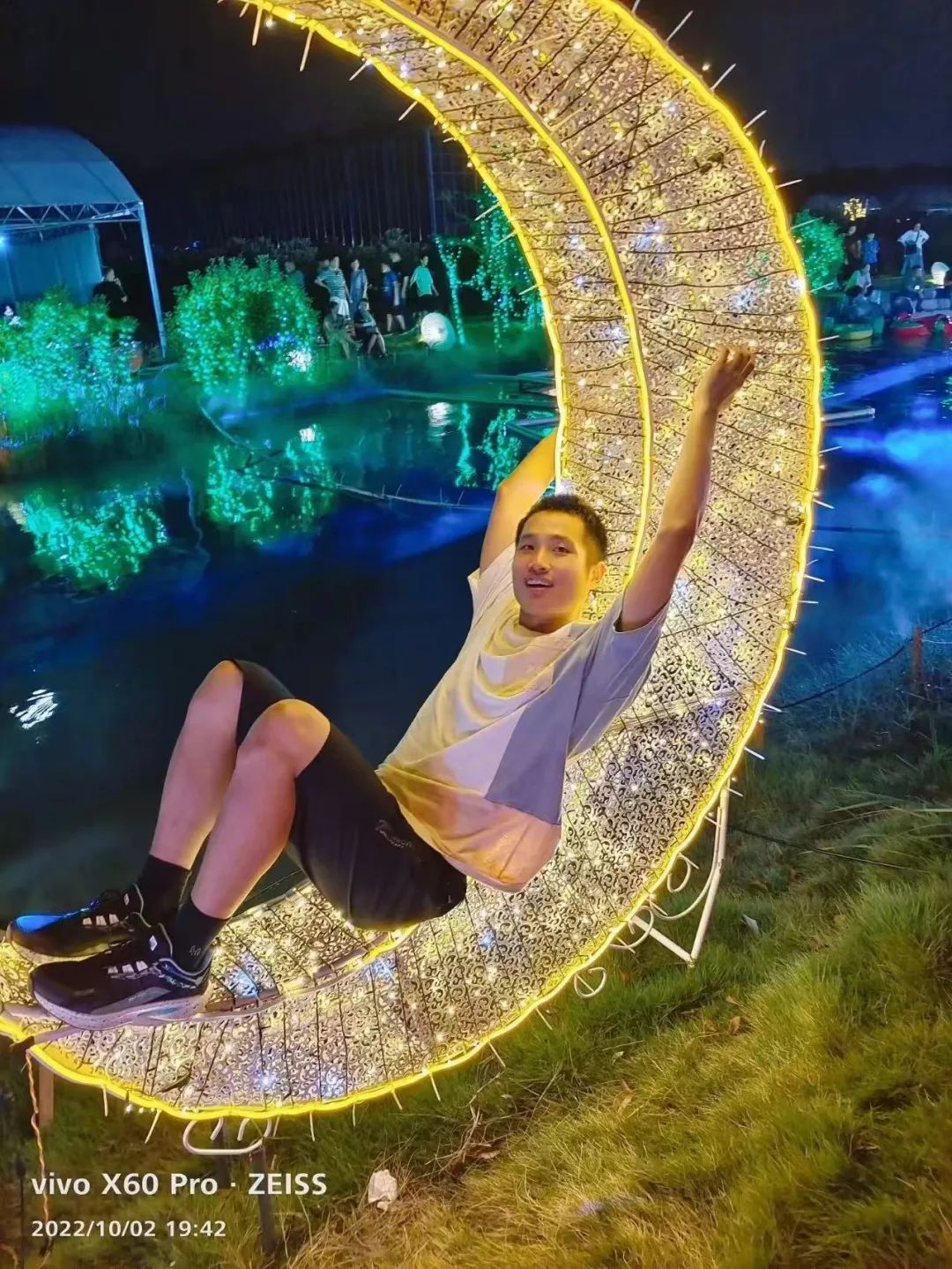 事发杭州!“奔驰哥”,你的背影太帅了 事发杭州!“奔驰哥”,你的背影太帅了