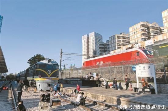 “深港记忆”成游客打卡地 “深港记忆”成游客打卡地