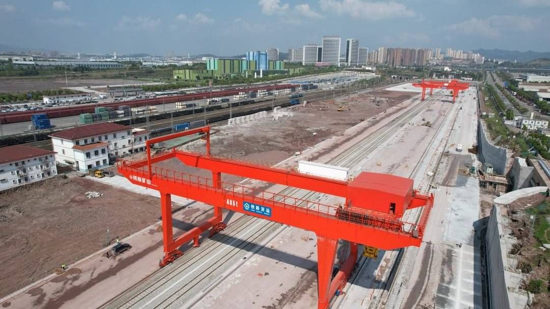 推进西部陆海新通道开展 重庆鱼嘴货运站南站场建造提速