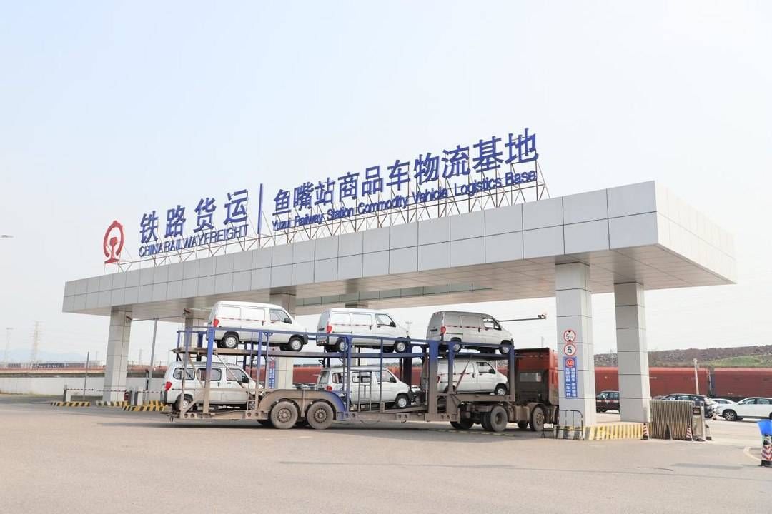 推进西部陆海新通道开展 重庆鱼嘴货运站南站场建造提速