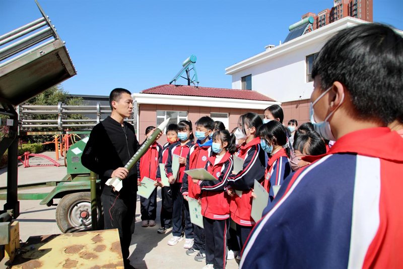 河北肃宁前堤完小安排展开“红领巾”文明实践气候研学活动