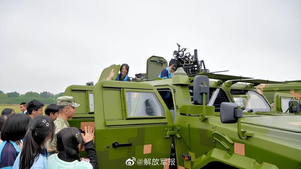兵营敞开日!零距离体会兵营日子 兵营敞开日!零距离体会兵营日子