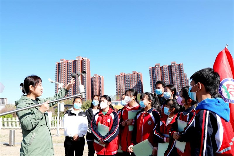 河北肃宁前堤完小安排展开“红领巾”文明实践气候研学活动