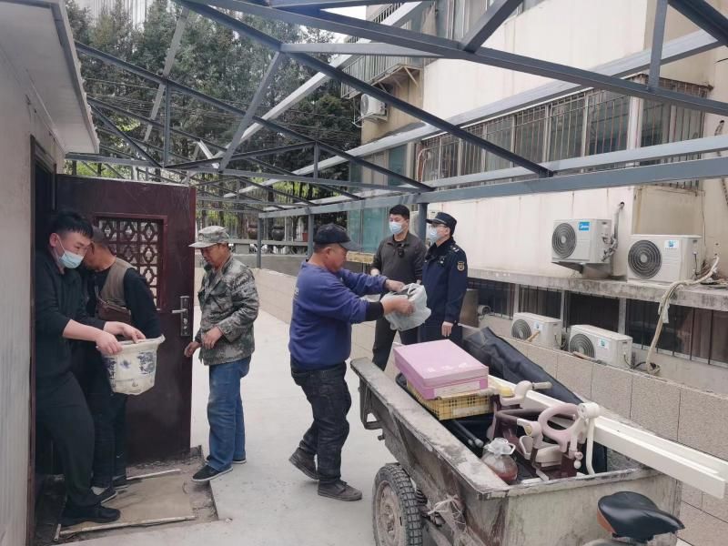 望京大街归纳行政法律队撤除前史留传违建