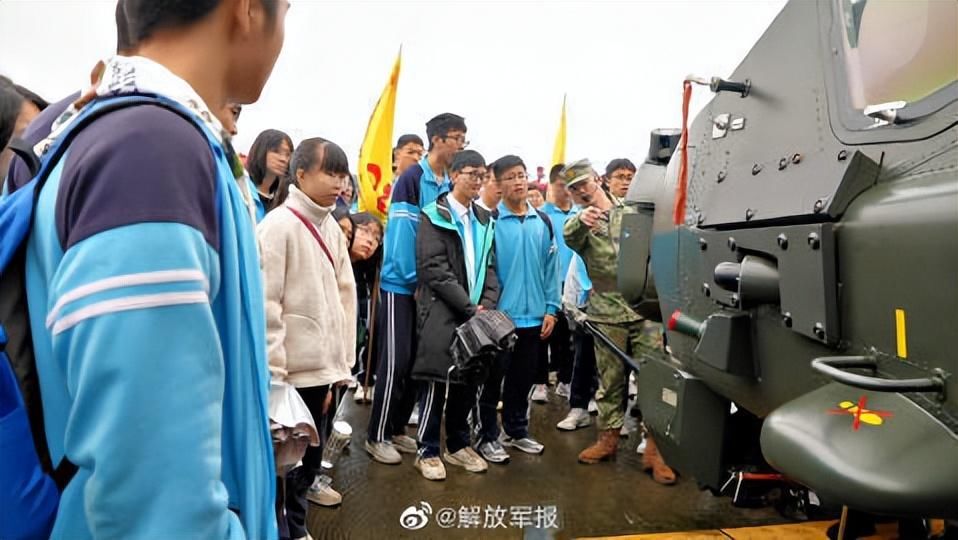 兵营敞开日!零距离体会兵营日子 兵营敞开日!零距离体会兵营日子