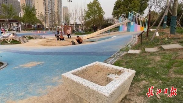 公园洗手水池成铺排?市民盼便民设备提前启用 公园洗手水池成铺排?市民盼便民设备提前启用