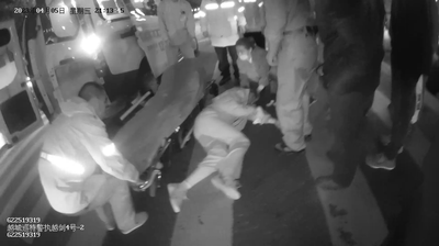 教科书式救援！男人突发癫痫，幸亏有他们……