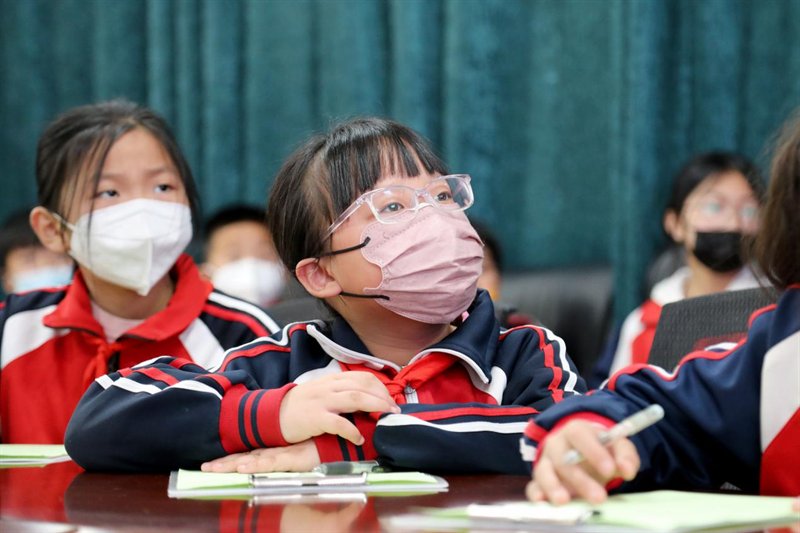 河北肃宁前堤完小安排展开“红领巾”文明实践气候研学活动