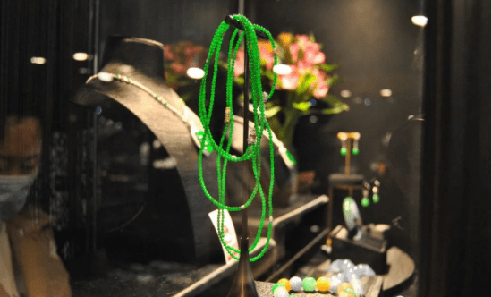 卖爆了！翡翠销量忽然“暴增”，出货量翻了5倍，职业或迎来新开展机会！