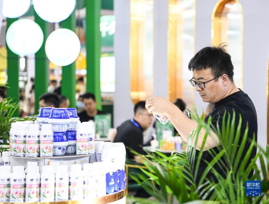 第108届全国糖酒商品交易会在成都开幕 第108届全国糖酒商品交易会在成都开幕