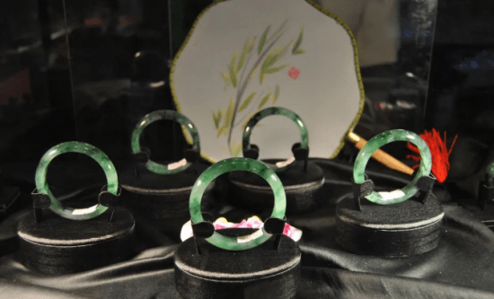 卖爆了！翡翠销量忽然“暴增”，出货量翻了5倍，职业或迎来新开展机会！