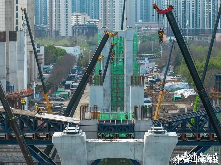 安徽合肥：高架快速路建造正酣