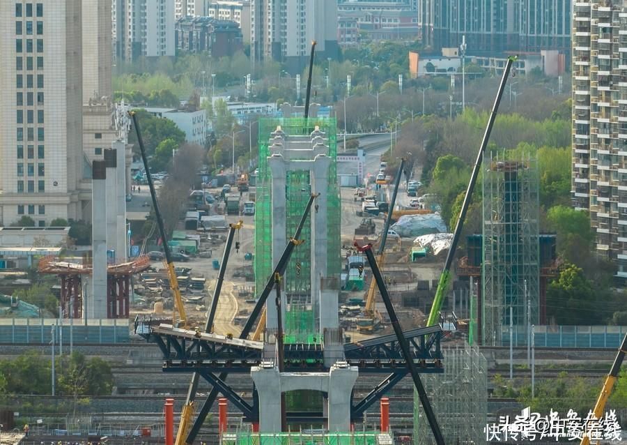 安徽合肥：高架快速路建造正酣