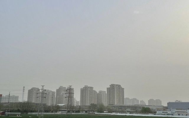 沙尘暴蓝色预警继续，北方沙尘影响将继续至本周末