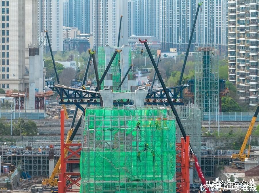 安徽合肥：高架快速路建造正酣