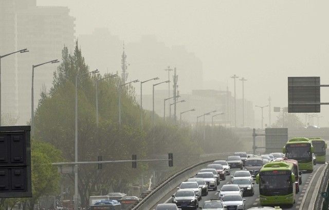 沙尘暴蓝色预警继续，北方沙尘影响将继续至本周末