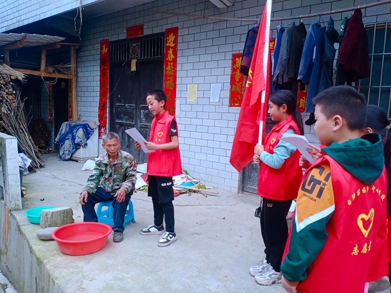 小手牵大手，森林防火一起守 ——白腊苗族乡中心校园森林防火宣扬活动