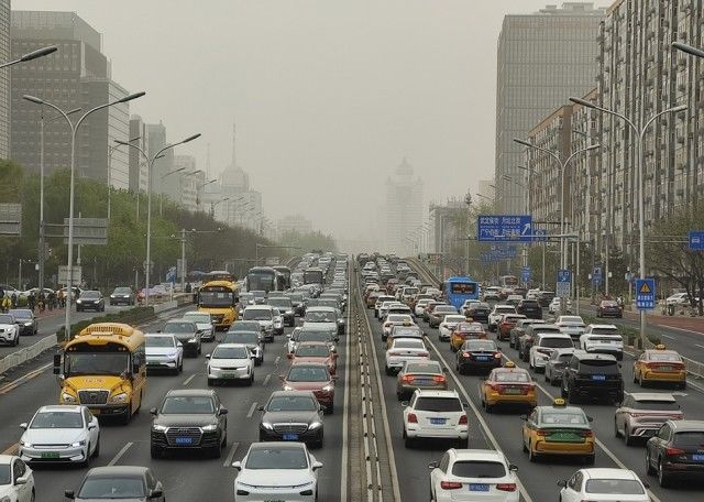 沙尘暴蓝色预警继续，北方沙尘影响将继续至本周末