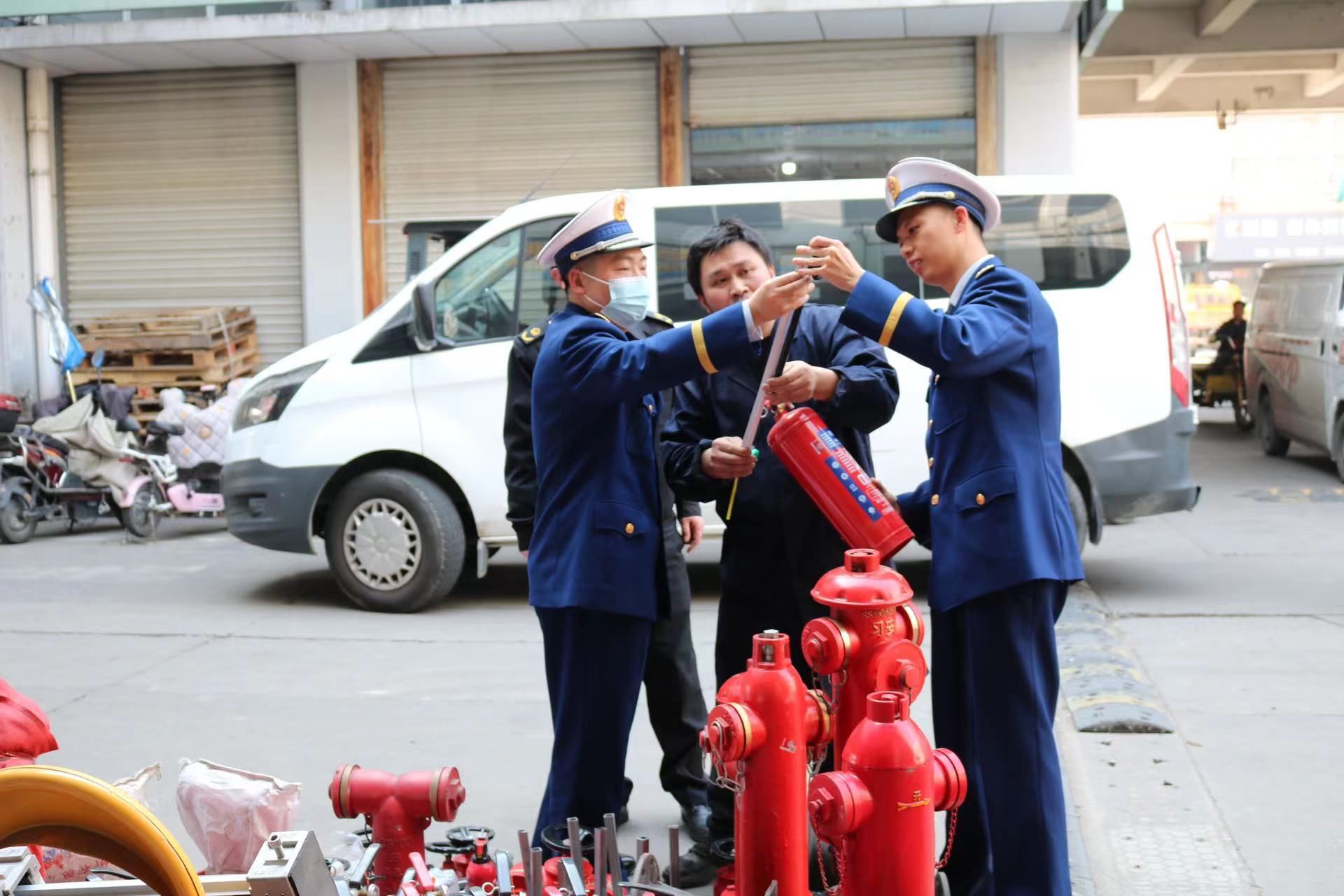 打击冒牌消防训练和制售冒充伪劣消防产品,青浦消防展开专项整治行动 打击冒牌消防训练和制售冒充伪劣消防产品,青浦消防展开专项整治行动