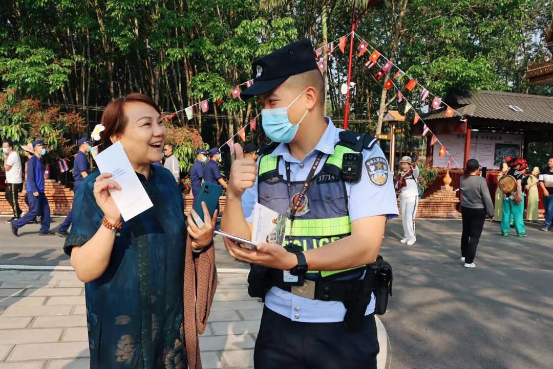 西双版纳:普法让大众记得住 西双版纳:普法让大众记得住