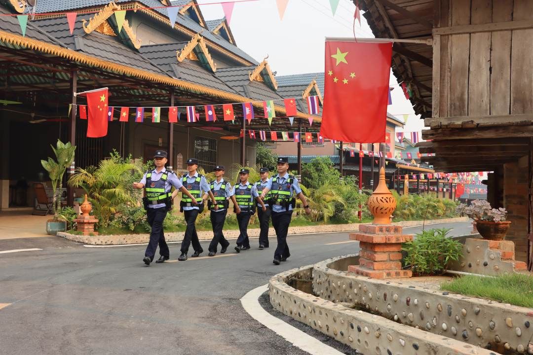 西双版纳:普法让大众记得住 西双版纳:普法让大众记得住