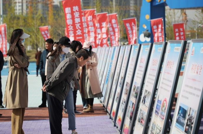 全国首艘“国安”号主题游船在山东威海启航