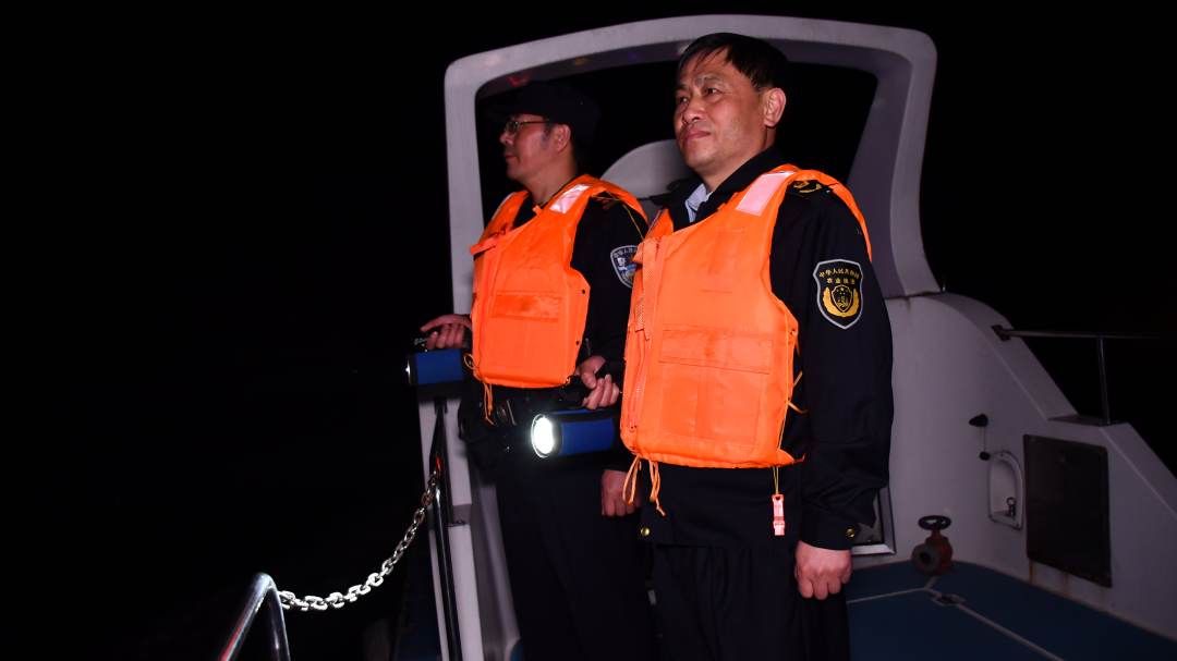 黔江:禁钓期“零点行动” 重拳打击不合法捕捉 黔江:禁钓期“零点行动” 重拳打击不合法捕捉