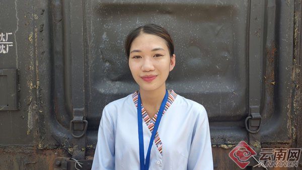 占芭花开·中老铁路上的“黄金组合” 占芭花开·中老铁路上的“黄金组合”