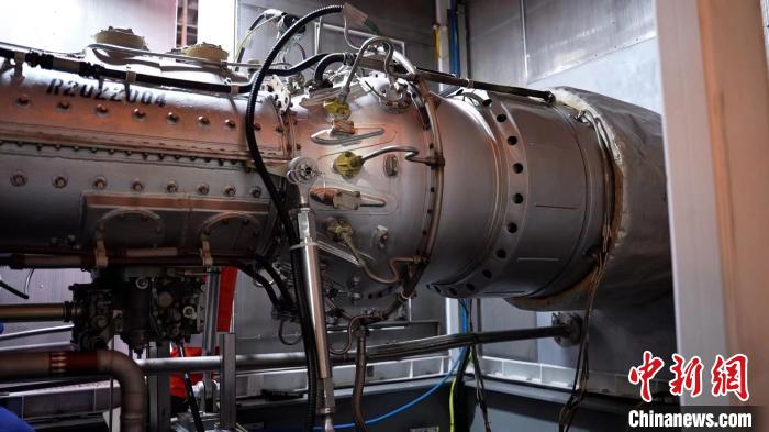 中国海上首座智能油田第一批三台国产小型燃气轮机全部并网运转。 中国海油天津分公司供图 中国海上首座智能油田第一批三台国产小型燃气轮机全部并网运转。 中国海油天津分公司供图