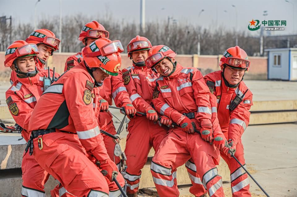 争分夺秒！武警天津总队机动支队翻开实战化救援演练