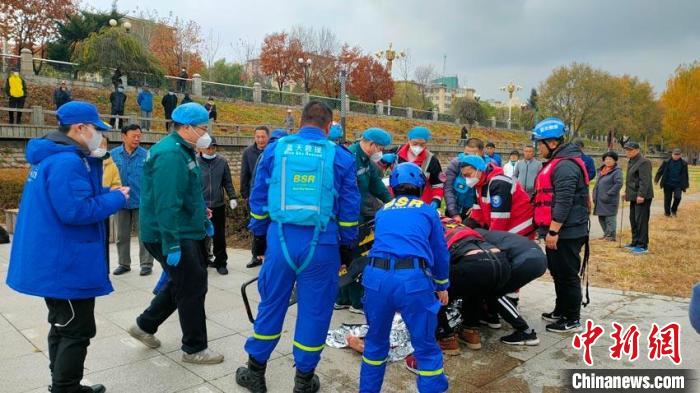 民间救援队家园“集结”：松花江岸筑起“看护蓝”