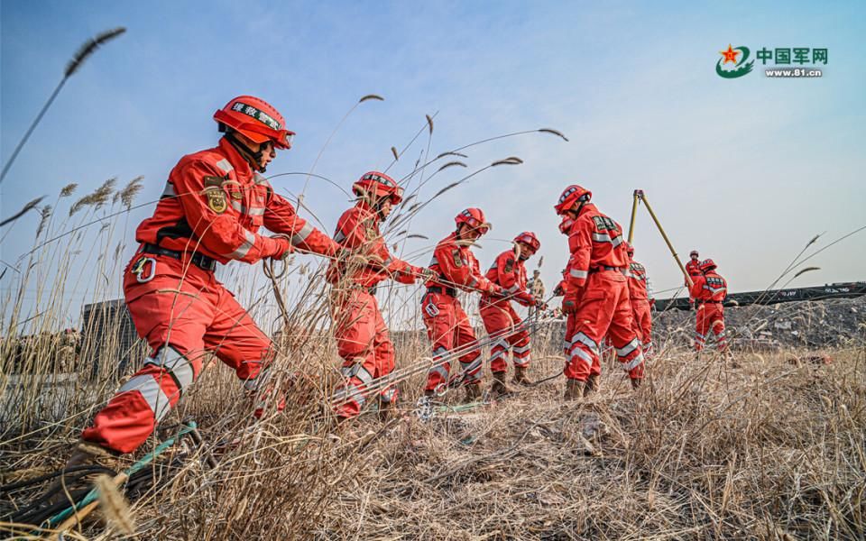 争分夺秒！武警天津总队机动支队翻开实战化救援演练
