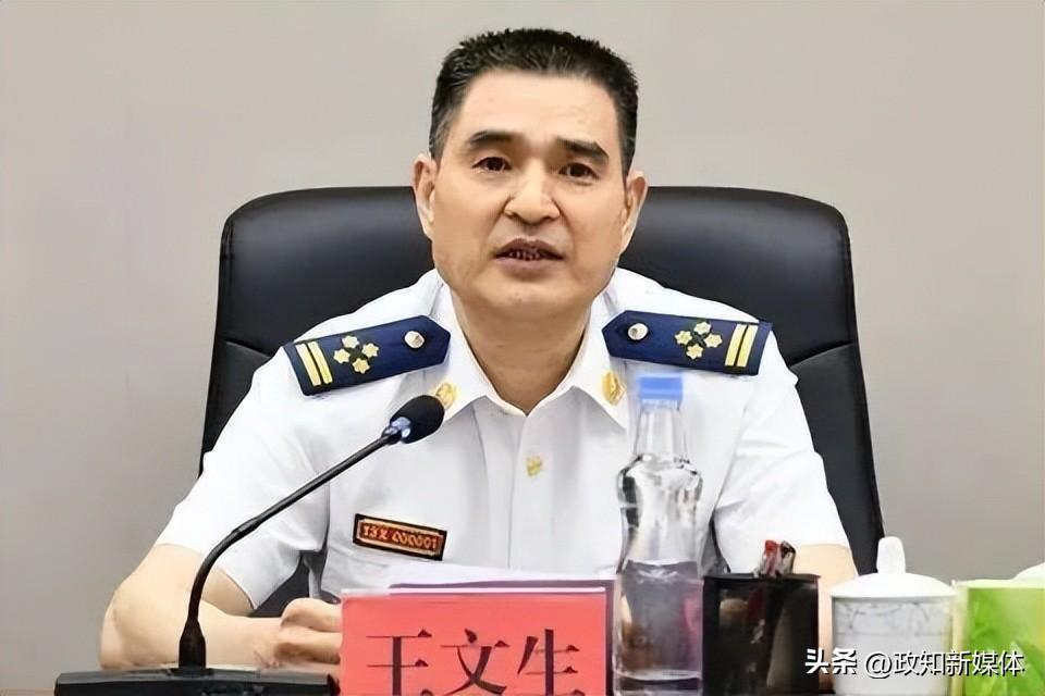 自动投案的省消防救援总队总队长,搞团团伙伙、暗里拉票 自动投案的省消防救援总队总队长,搞团团伙伙、暗里拉票