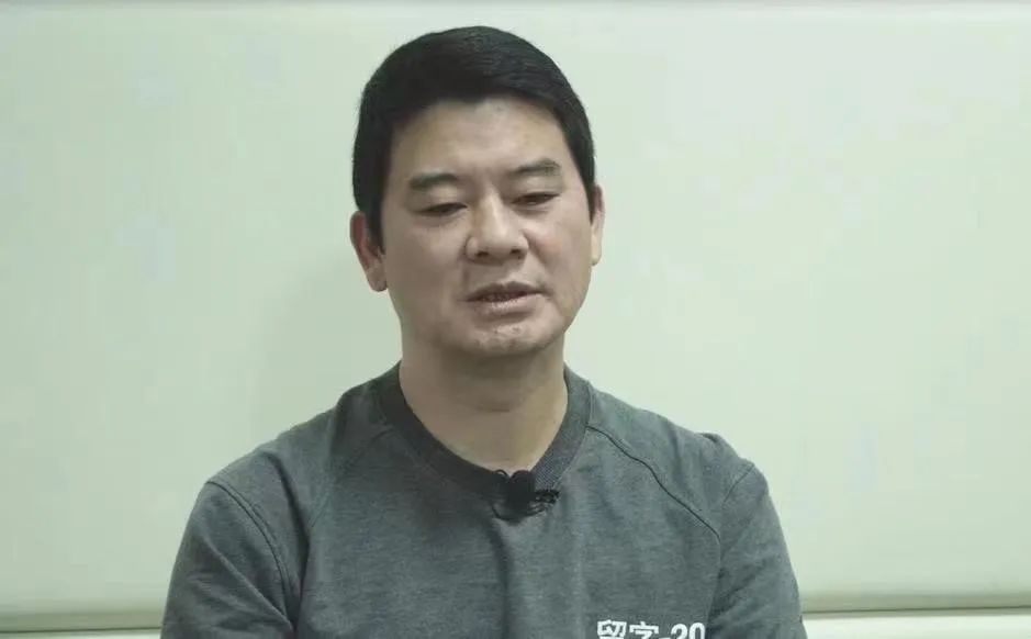 政法委书记家丢块脚垫,动用了五六名刑警 政法委书记家丢块脚垫,动用了五六名刑警