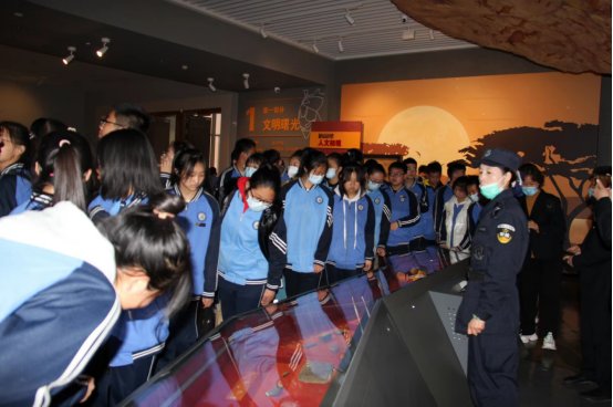 济宁高新区王因大街王因中学赴济宁市博物馆展开研学活动