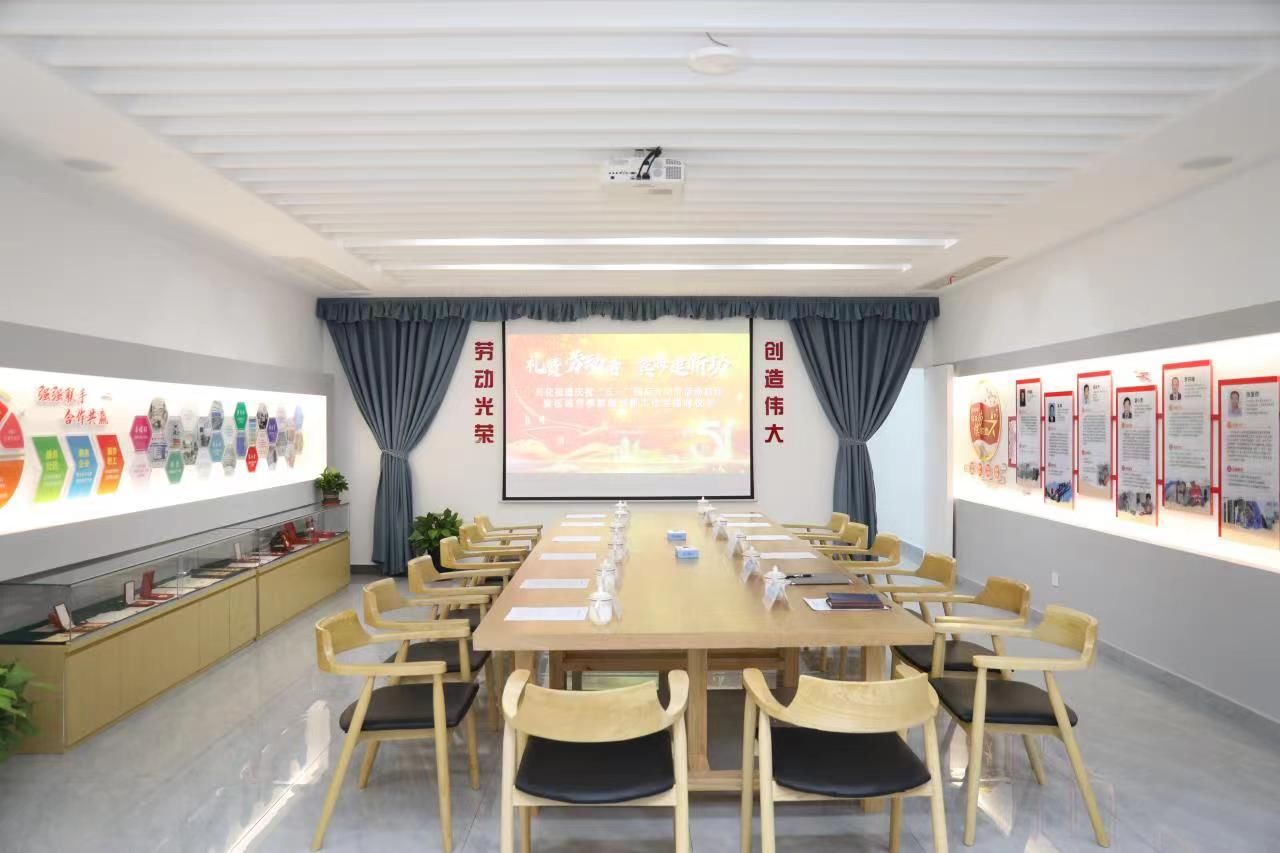 建立区域劳模联盟立异工作室,金山石化大街八大主题活动点亮”五一” 建立区域劳模联盟立异工作室,金山石化大街八大主题活动点亮”五一”