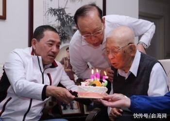 侯友宜见105岁的统派大将，为何引发岛内言论关注