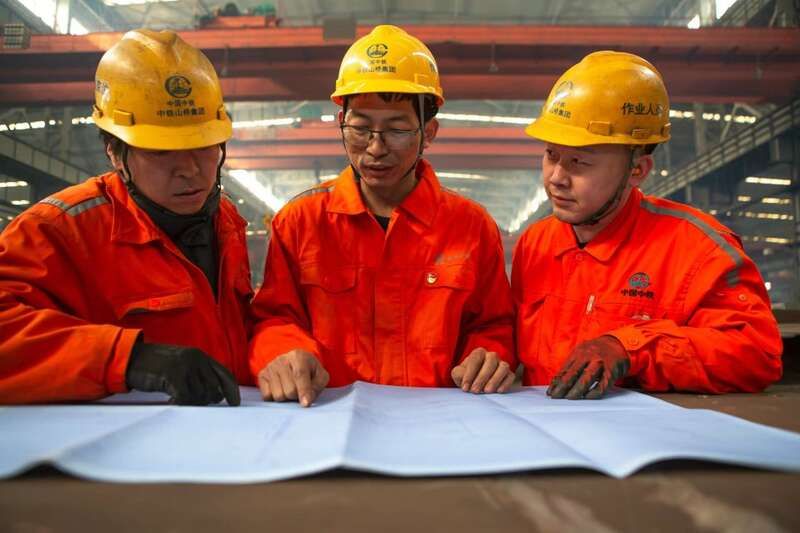 【劳动者之歌】张明:用焊枪在钢桥上“绣花” 【劳动者之歌】张明:用焊枪在钢桥上“绣花”