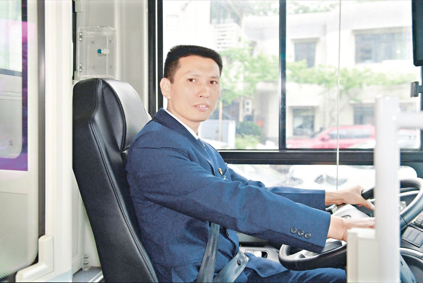 争当新年代公交先锋 武汉公交再添三位劳模