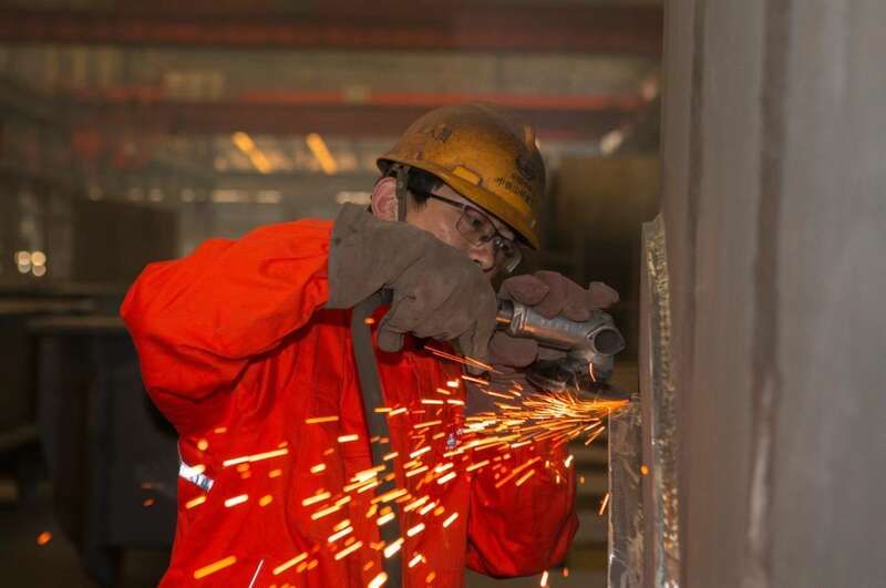 【劳动者之歌】张明:用焊枪在钢桥上“绣花” 【劳动者之歌】张明:用焊枪在钢桥上“绣花”